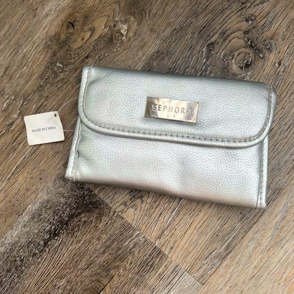 Sephora metallic silver brush case with tag